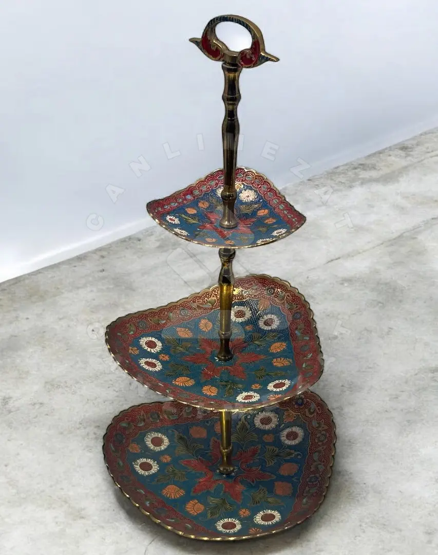 Bakır işlemeli sunumluk