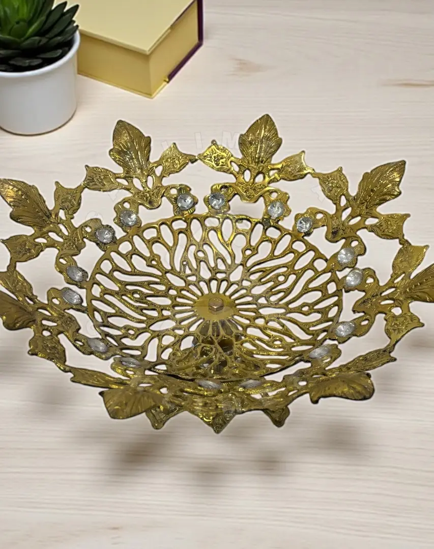 Taşlı yaprak işlemeli jardinyer