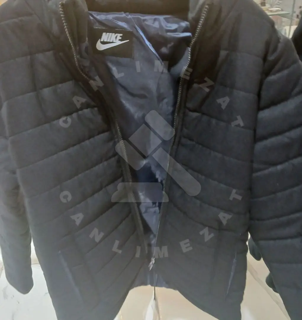 Nike mont