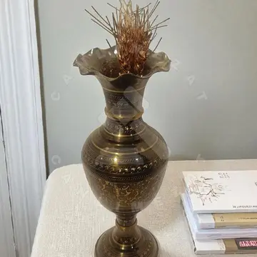 İşlemeli pirinç döküm vazo