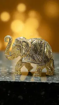 Gold Fil heykeli biblo