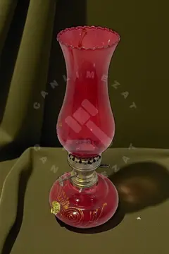Nostaljik kırmızı işlemeli gaz lambası