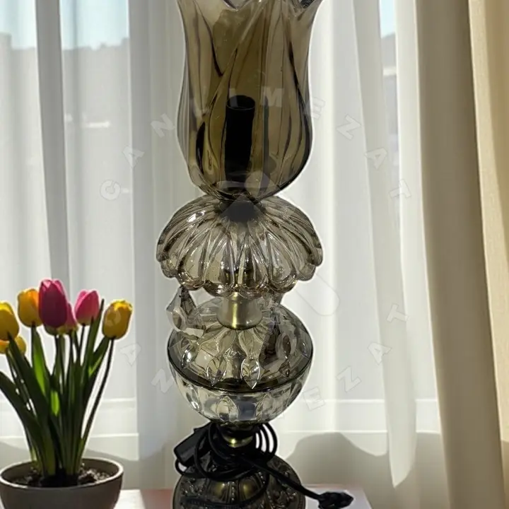 Süslü elektrikli lamba fotoğraf 1